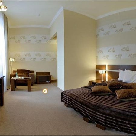 Four Rooms Mini-Hotel Kharkiv Chambre photo