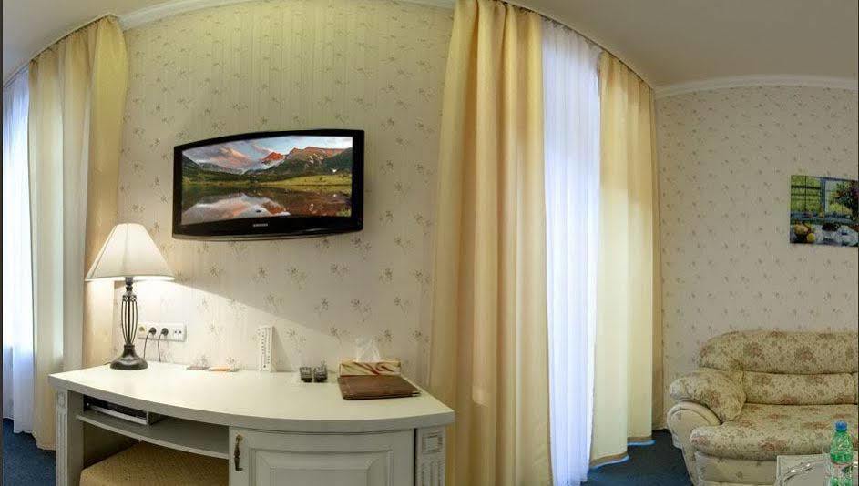 Four Rooms Mini-Hotel Kharkiv Extérieur photo