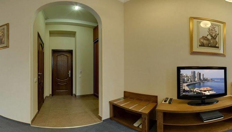 Four Rooms Mini-Hotel Kharkiv Extérieur photo