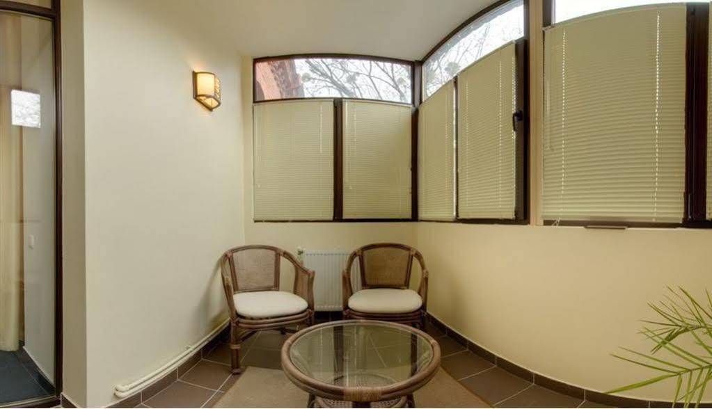 Four Rooms Mini-Hotel Kharkiv Extérieur photo